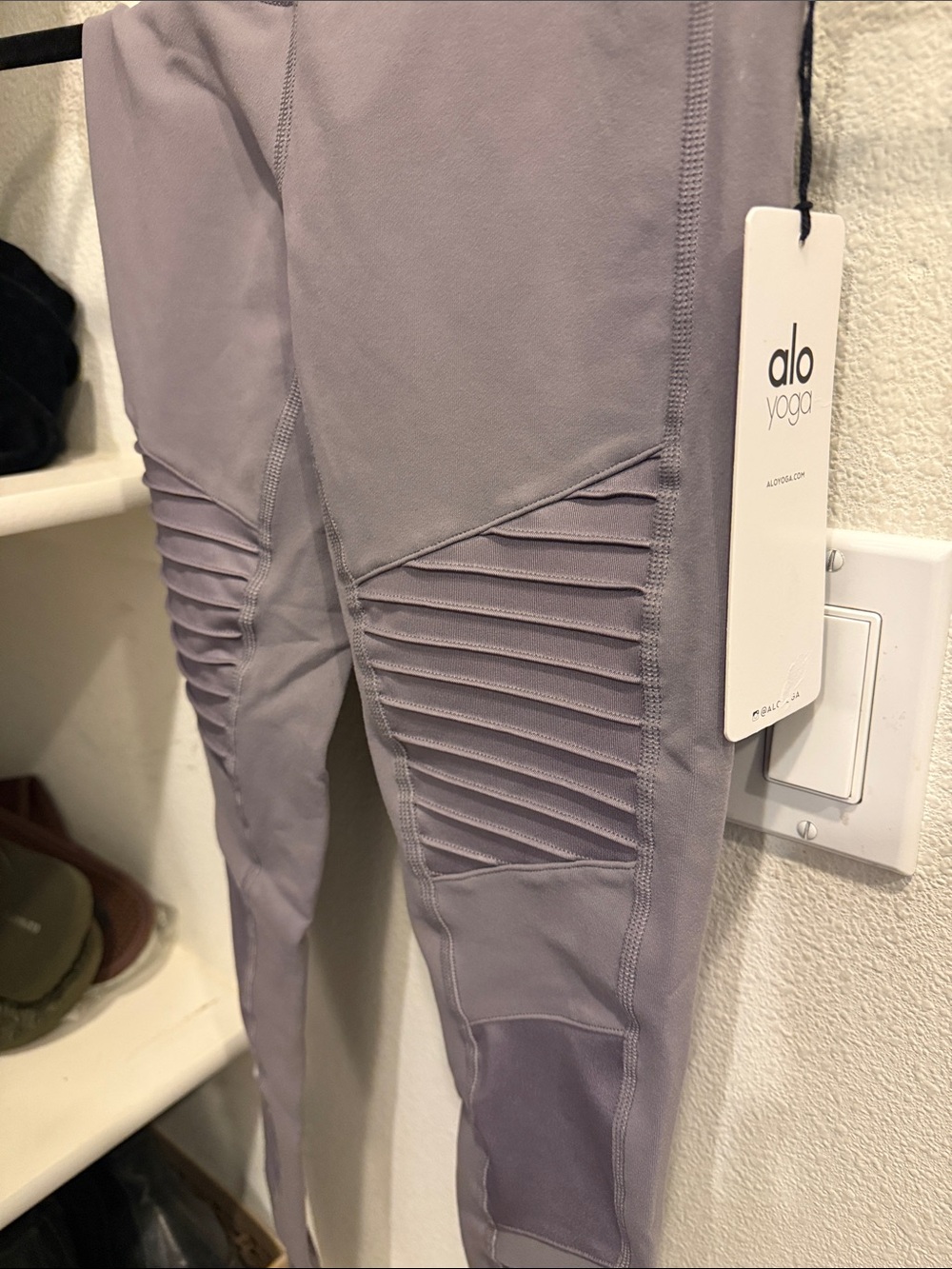 ALO Yoga Ribbed Detail Leggings in Lavender Gray